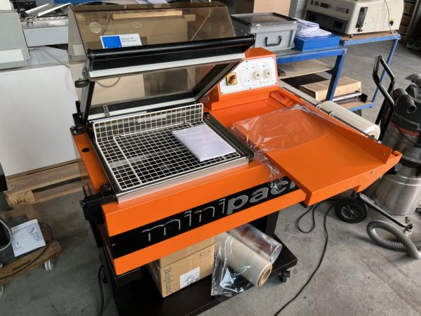 Wrapping machine Minipack FM 75