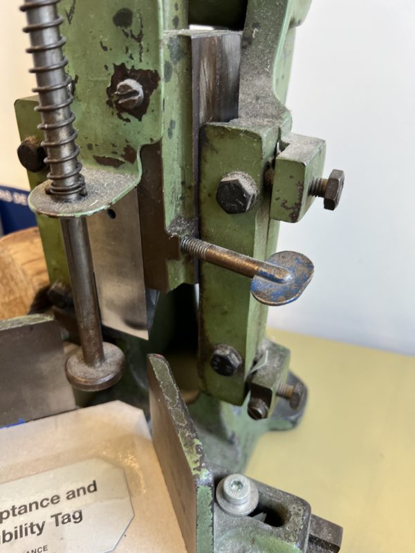 BEIER, machine à arrondir les angles – Image 3