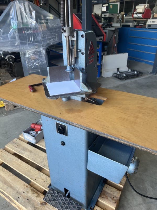 Pescha, CORNER ROUND MACHINE