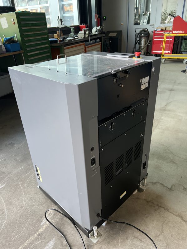DUPLO ASSEMBLEUSE DSF-5000 + SYSTEM DE BROCHAGE DBM-500 + MASSICOT DBM-500T – Image 10