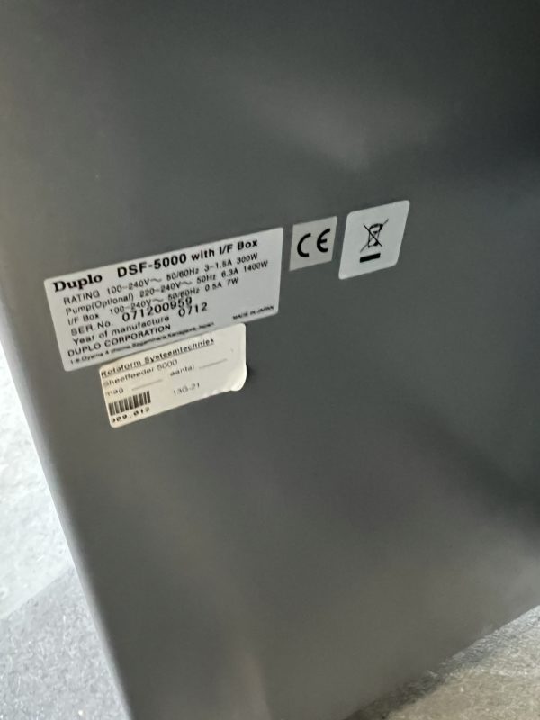 DUPLO ASSEMBLEUSE DSF-5000 + SYSTEM DE BROCHAGE DBM-500 + MASSICOT DBM-500T – Image 24