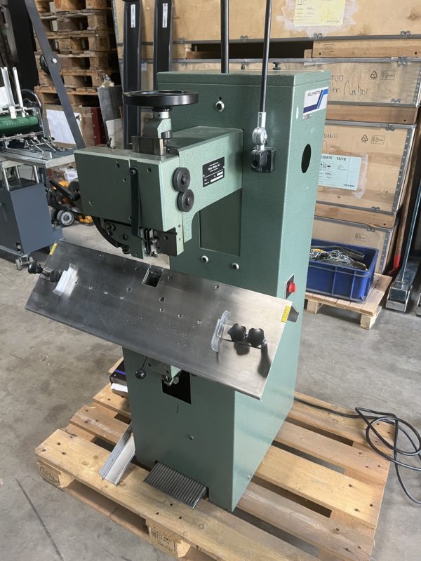 AGRAFEUSE MULLER MARTINI 273